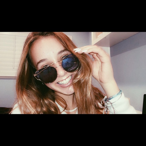 Meet your Posher, Fallon - Picture 1 of 1